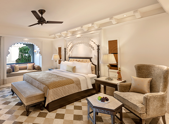 udaipur stay near lake
